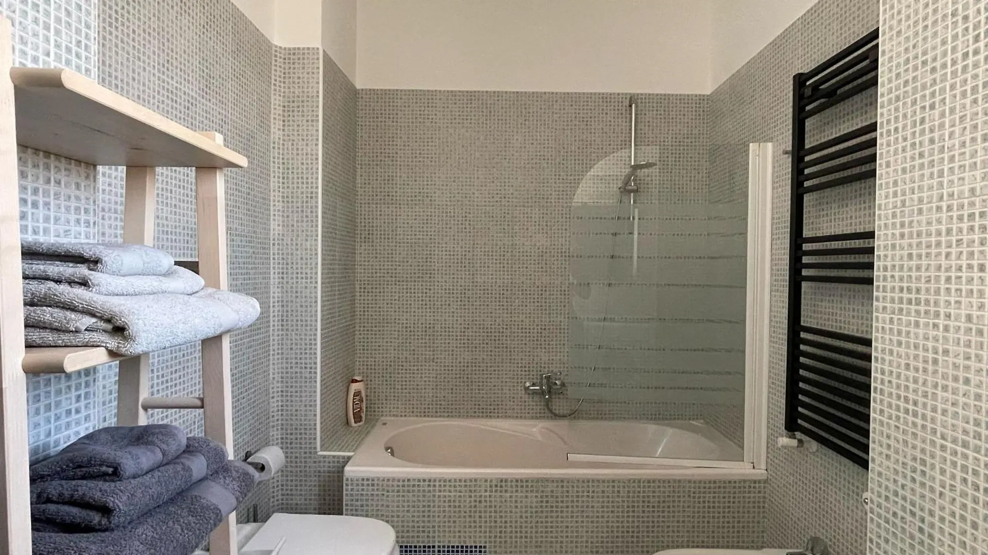 Hotel Wanderlust House Bari