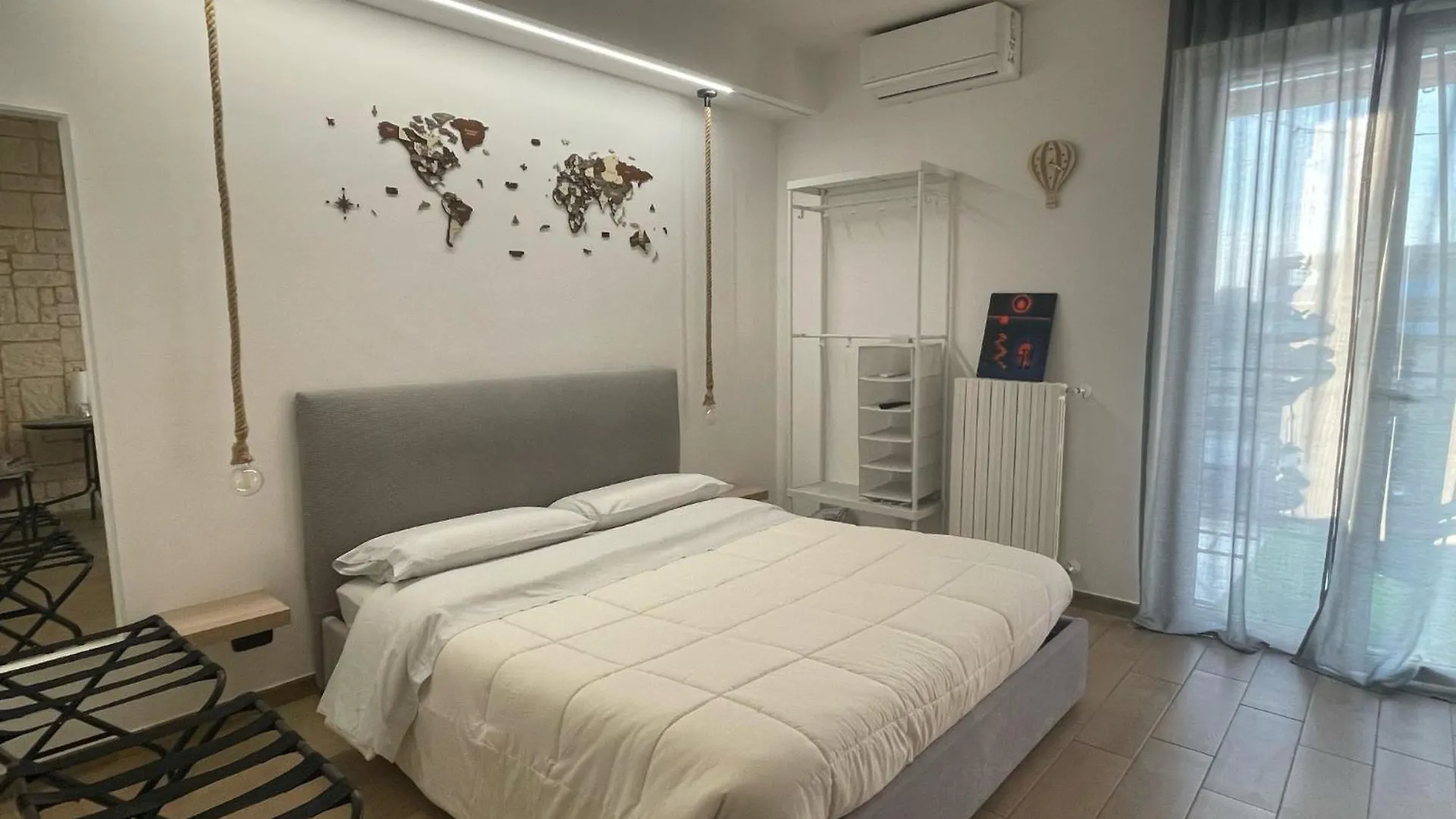 Hotel Wanderlust House Bari 0*,
